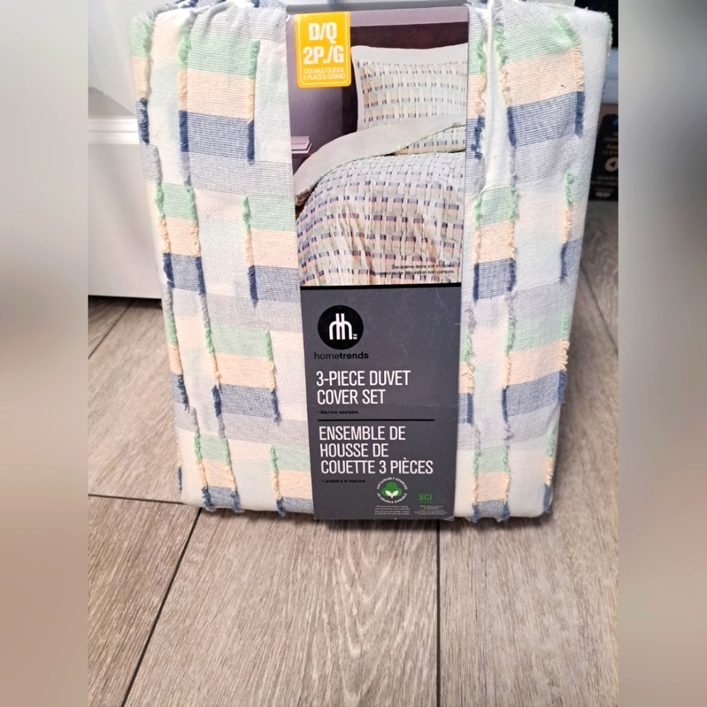 Brand New Hometrends "IAN" Multicolor 3-Piece Duvet Cover Set. Size: D/Q